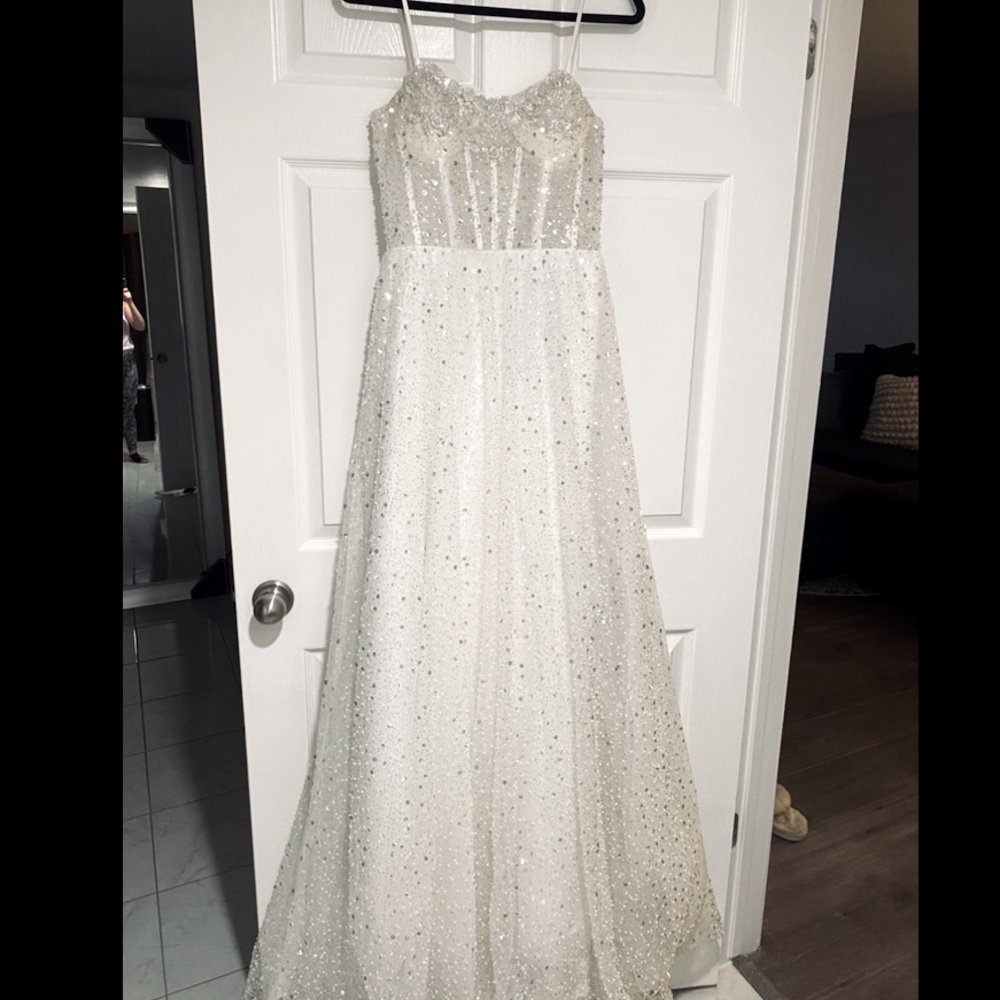 Berta style wedding dress - Picture 2 of 4